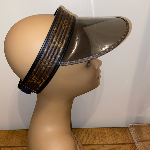 SOLD@@@@@@Louis Vuitton Sun Visor - Picture 5 of 15